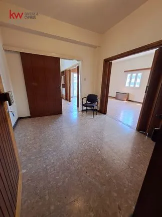 Office 150 sqm for rent, Nicosia