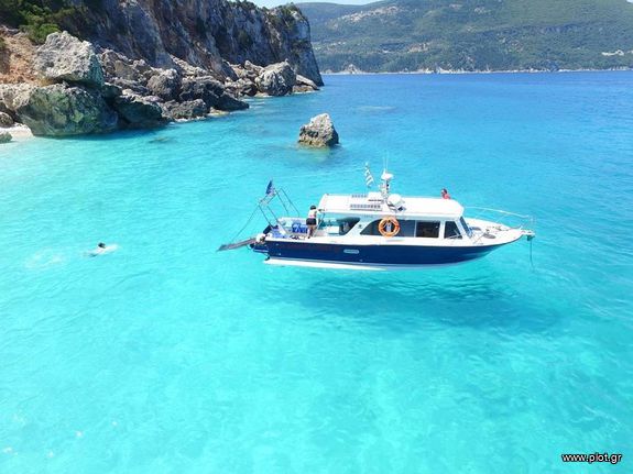 Land plot 63.000 sqm for sale, Lefkada Prefecture, Meganisi