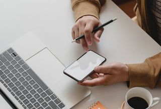 ΕΡΓΑΣΙΑ ΑΠΟ ΤΟ ΚΙΝΗΤΟ