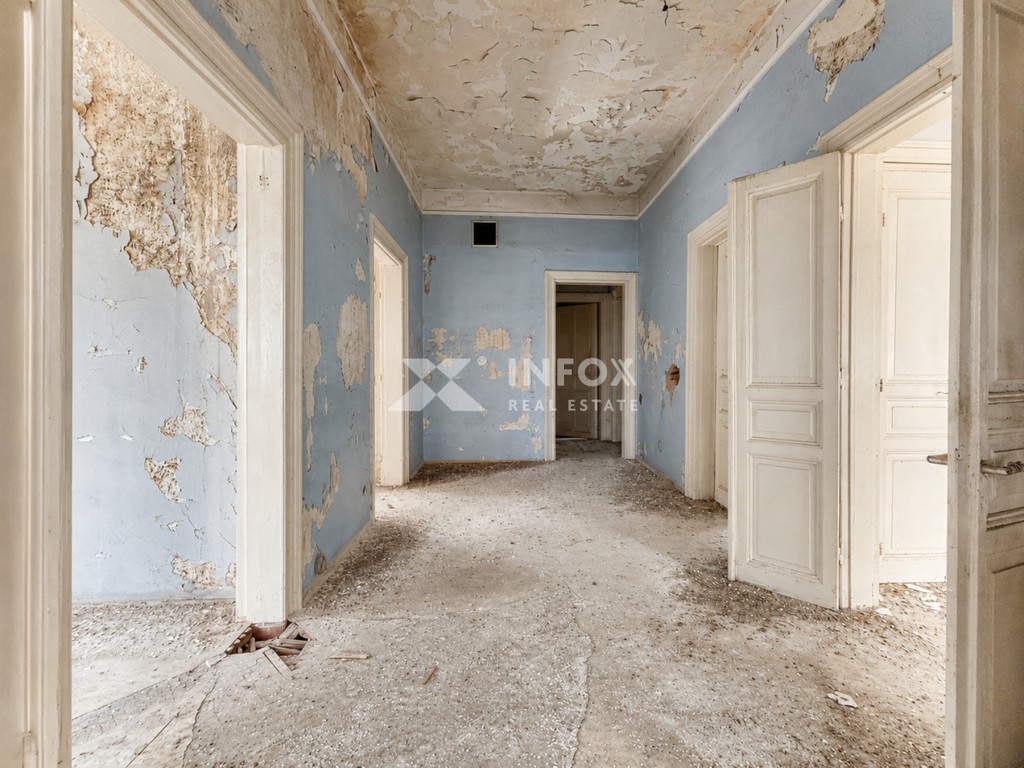 Κτίριο 700 τ.μ. προς πώληση, Λευκός Πύργος