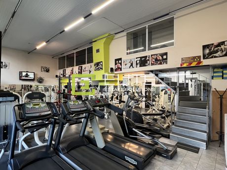 Store 233sqm for sale-Volos » Anavros