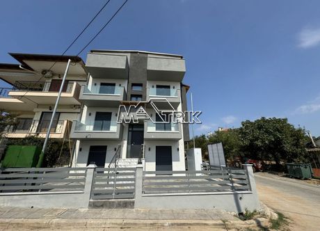 Apartment complex 451sqm for sale-Moudania » Flogita