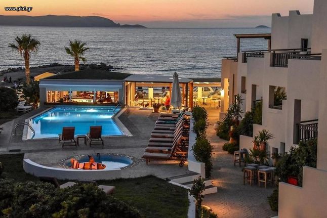 Ξενοδοχείο 1.500 τ.μ. για πώληση, Ν. Ηρακλείου, Γούβες