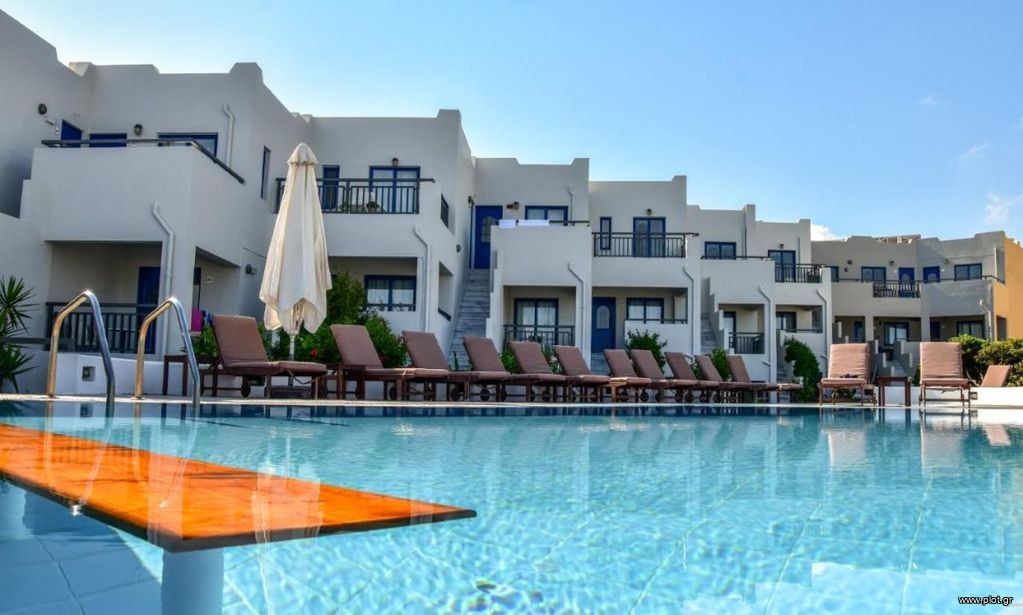 Ξενοδοχείο 1.500 τ.μ. πρός πώληση, Ν. Ηρακλείου, Γούβες