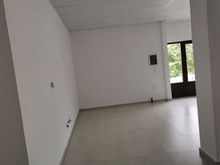 Κατάστημα 198 τ.μ. προς πώληση, Μαγνησία, Μηλιές-thumb-7