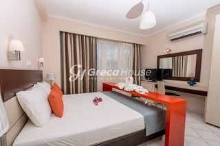 Ξενοδοχείο 1.300 τ.μ. προς πώληση, Πλάνος-thumb-8