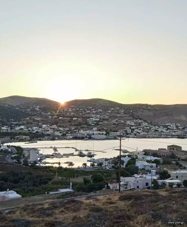 Οικόπεδο 4.600 τ.μ. προς πώληση, Ερμούπολη