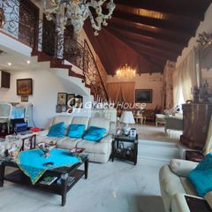 Building 425 sqm for sale