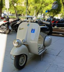 Vespa 125 1952-thumb-3