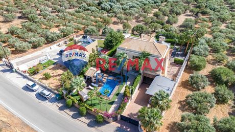 Villa 371sqm for sale-Gouves » Center