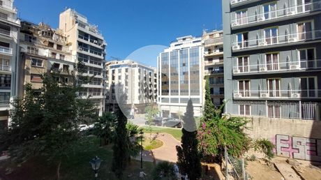 Business bulding 800sqm for rent-Kentro » Omonoia
