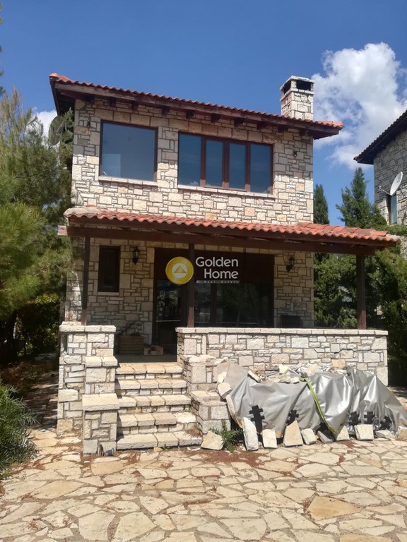 Μεζονέτα 170 τ.μ. προς πώληση, Καλύβια Αράχοβας