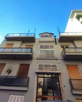 Building 350sqm for sale-Lamia » Center