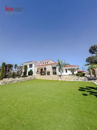 Villa 380 sqm for sale, Larnaca, Aradipou