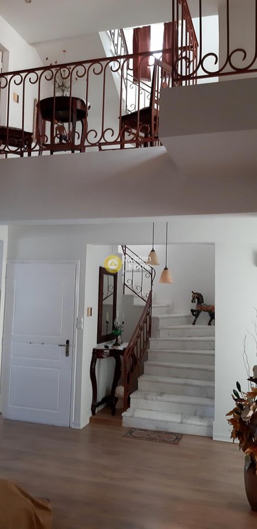 Κτίριο 295 τ.μ. προς πώληση, Κέντρο Καλυβίων Θορικού