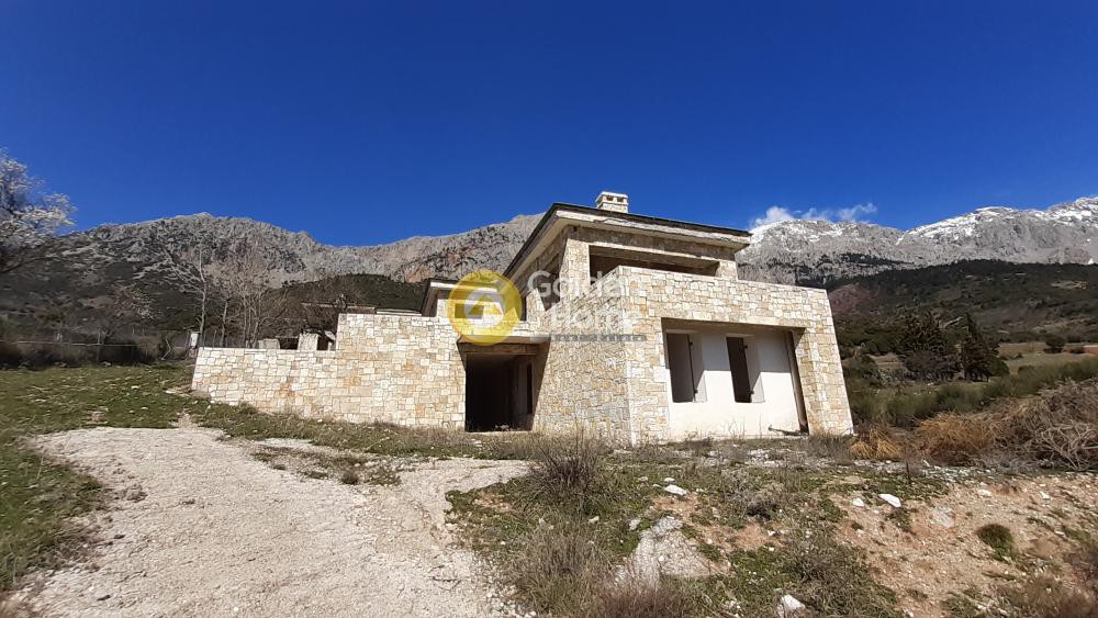 Συγκρότημα διαμερισμάτων 1.026 τ.μ. προς πώληση, Ζεμενό Αράχοβας