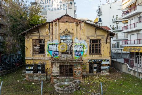 Κτίριο 683τ.μ. για πώληση-Μαρτίου