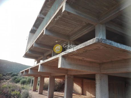 Building 420sqm for sale-Marathonas » Center