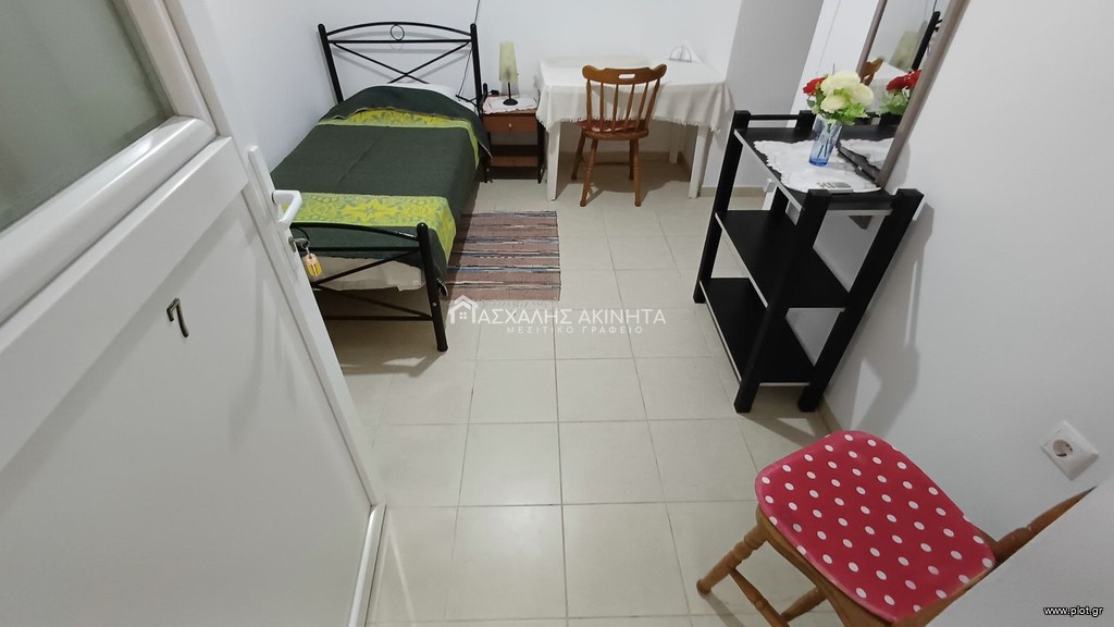 Studio / γκαρσονιέρα 20 τ.μ. προς ενοικίαση, Τρία Πεύκα