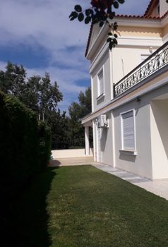 Μεζονέτα 300 τ.μ. προς ενοικίαση