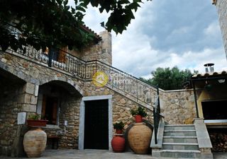 Συγκρότημα διαμερισμάτων 360 τ.μ. για πώληση
