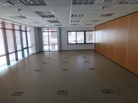 Κατάστημα 800 τ.μ. πρός ενοικίαση, Αθήνα - Βόρεια Προάστια, Χαλάνδρι