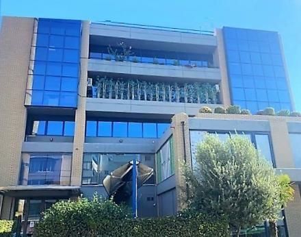 Business bulding 3.000sqm for sale-Chalandri