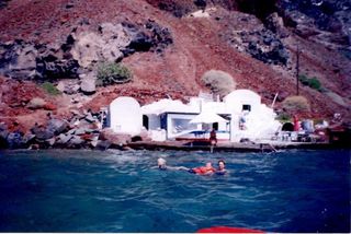 Κτίριο 70 τ.μ. για πώληση, Κυκλάδες, Σαντορίνη-thumb-1