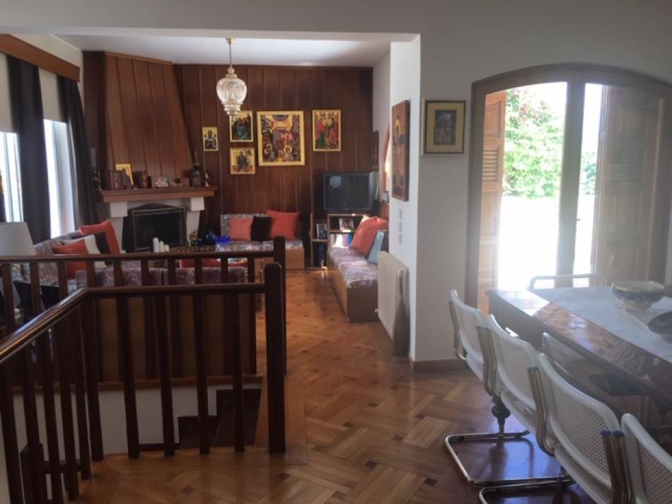 Κτίριο 400 τ.μ. πρός πώληση, Αθήνα - Κέντρο, Εξάρχεια - Νεάπολη