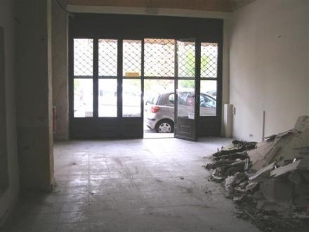 Store 120 sqm for rent, Gkazi