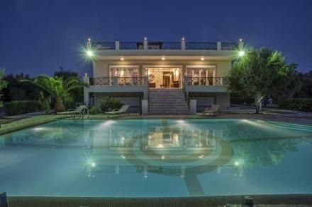Detached home 400 sqm for sale