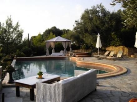 Ξενοδοχείο 1.250τ.μ. για πώληση-Κασσάνδρα