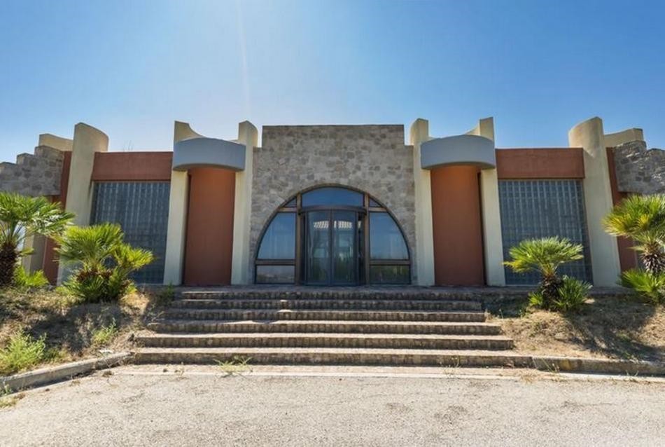 Επιχειρηματικό κτίριο 1.300 τ.μ. πρός πώληση, Δωδεκάνησα, Κως