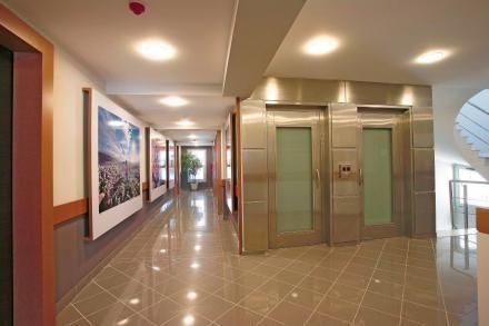 Office 6.500 sqm for sale