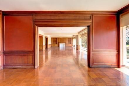 Office 650 sqm for sale
