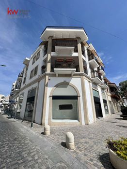 Showroom 650sqm for rent-Larnaca (Center)
