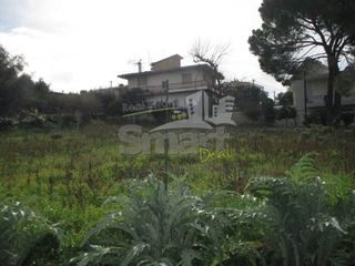 Οικόπεδο 2.400 τ.μ. προς πώληση