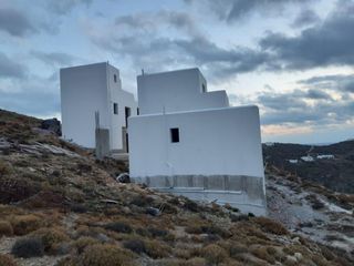 Κτίριο 300 τ.μ. πρός πώληση, Κυκλάδες, Άνδρος-thumb-2