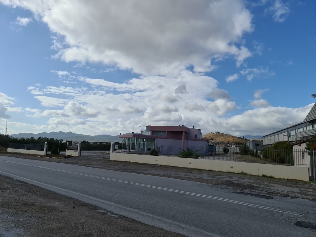 Επιχειρηματικό κτίριο 1.500 τ.μ. πρός πώληση, Αττική - Υπόλοιπο, Μαγούλα