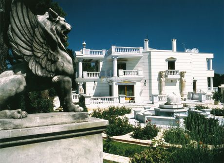 Βίλλα 1.000 τ.μ. πρός πώληση