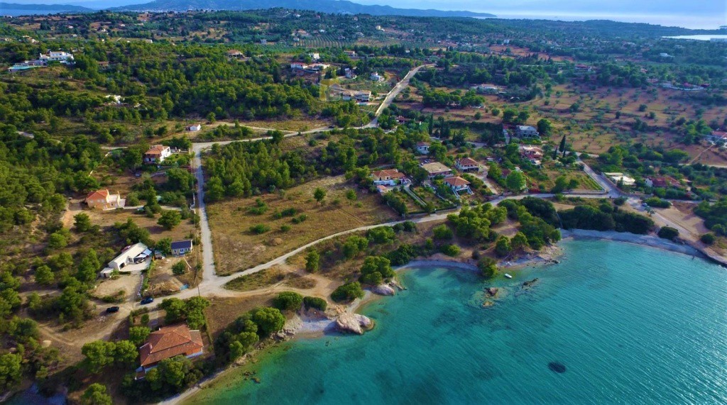 Αγροτεμάχια 4.040 τ.μ. προς πώληση, Πετροθάλασσα