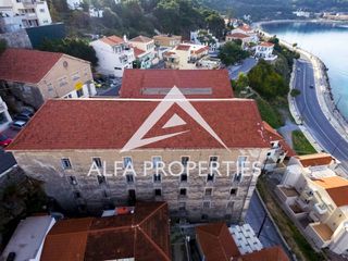 Hotel 5.500 sqm for sale, Samos Prefecture, Samos-thumb-1