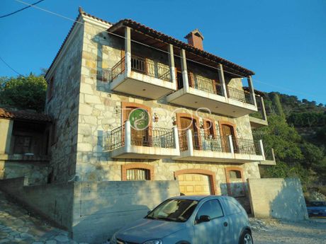 Συγκρότημα διαμερισμάτων 280τ.μ. για πώληση-Λέσβος - πέτρα