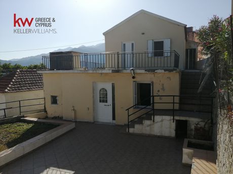 Apartment complex 228,24sqm for sale-Mousouroi