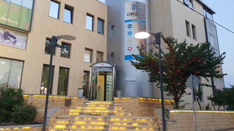 Επιχειρηματικό κτίριο 640τ.μ. για ενοικίαση-Αρτέμιδα (λούτσα)