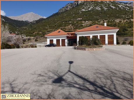 Επιχειρηματικό κτίριο 1.450τ.μ. για πώληση-Αράχοβα
