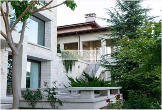 Βίλλα 3.800 τ.μ. για πώληση