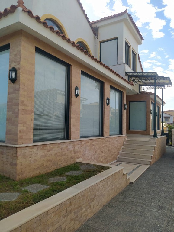Κατάστημα 250 τ.μ. προς ενοικίαση, Πικέρμι