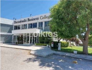 Επιχειρηματικό κτίριο 4.396τ.μ. για πώληση-Ωραιόκαστρο