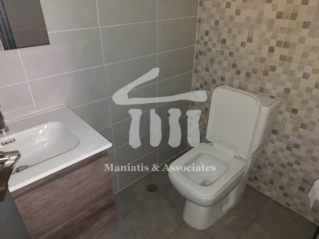 Office 64 sqm for rent, Piraeus, Agia Sofia